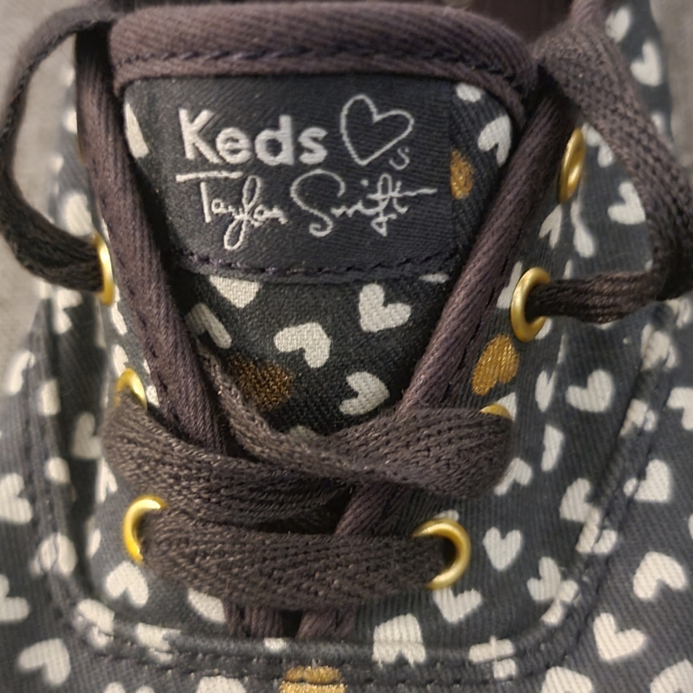 TAYLOR SWIFT Keds 6 Blue Gold heart low top sneakers